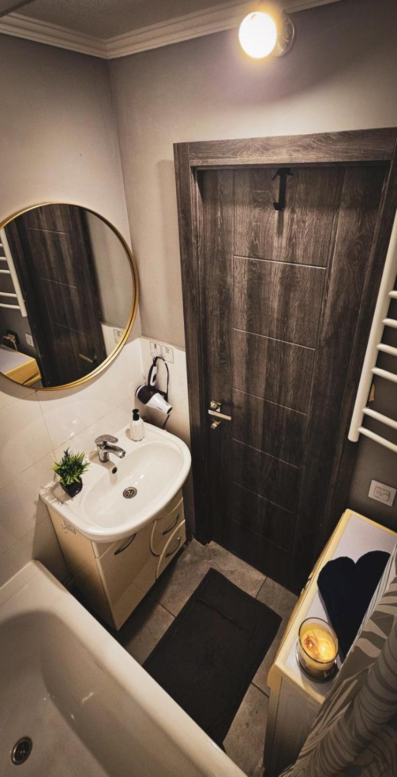 2К Апартаменты В Центре Поселение 24 На 7 Kryvyi Rih Exterior photo